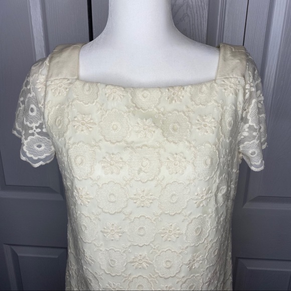 🔥SOLD🔥 Maggy London Retro Lace Overlay Dress Cream 12 - Picture 2 of 16